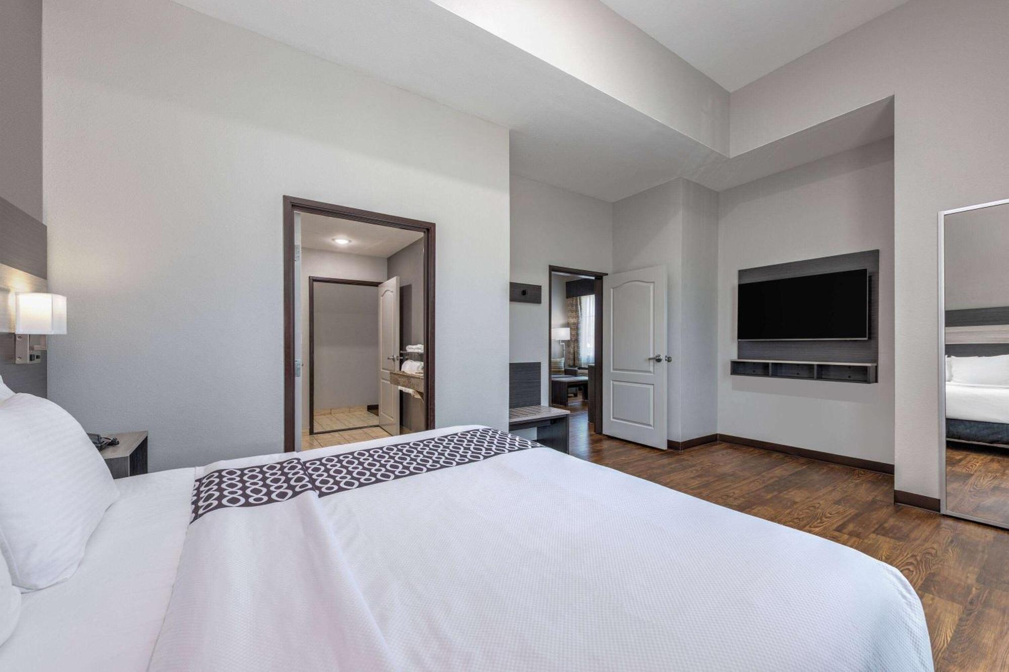 La Quinta By Wyndham Allen At The Village Extérieur photo