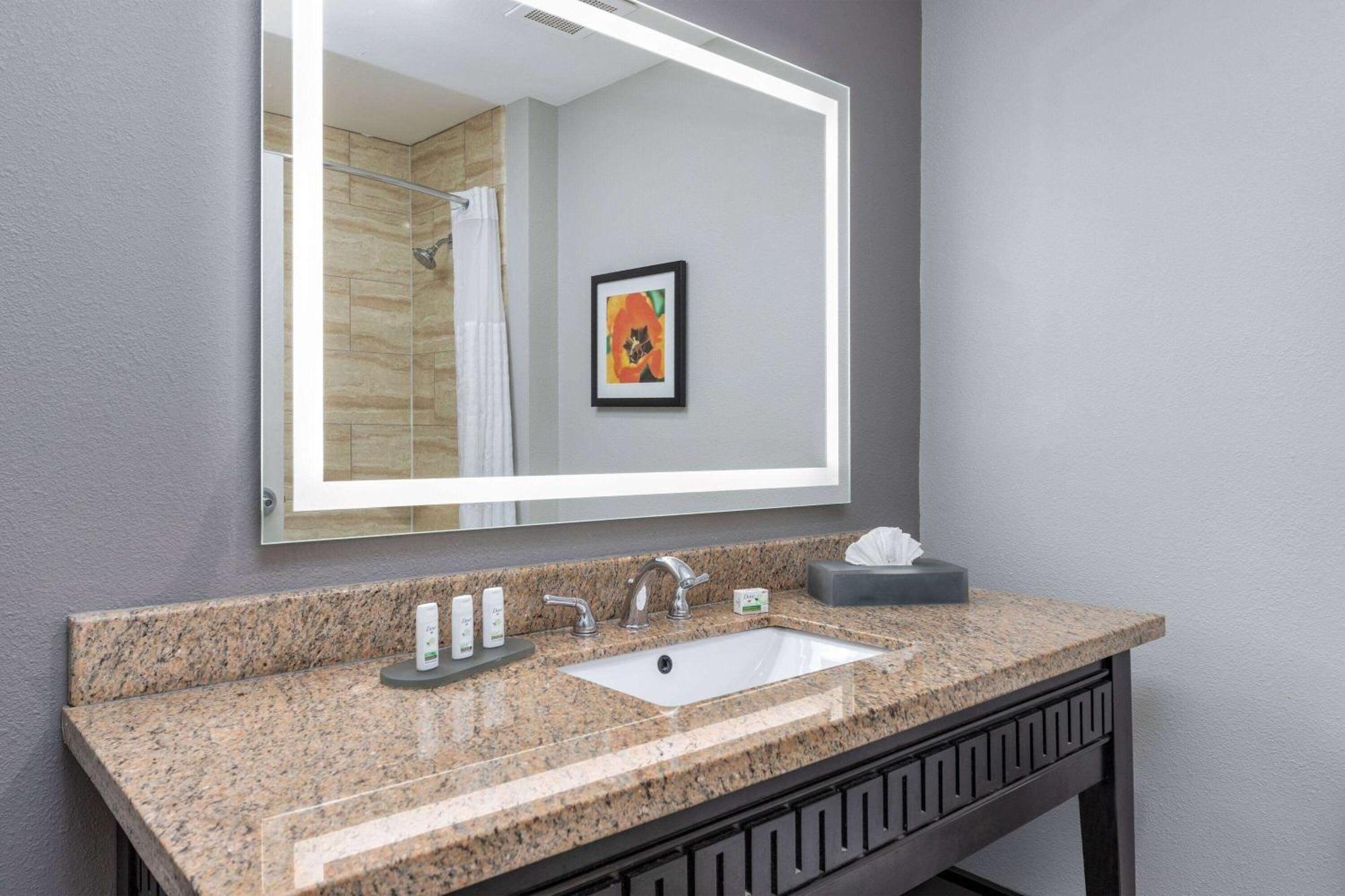 La Quinta By Wyndham Allen At The Village Extérieur photo